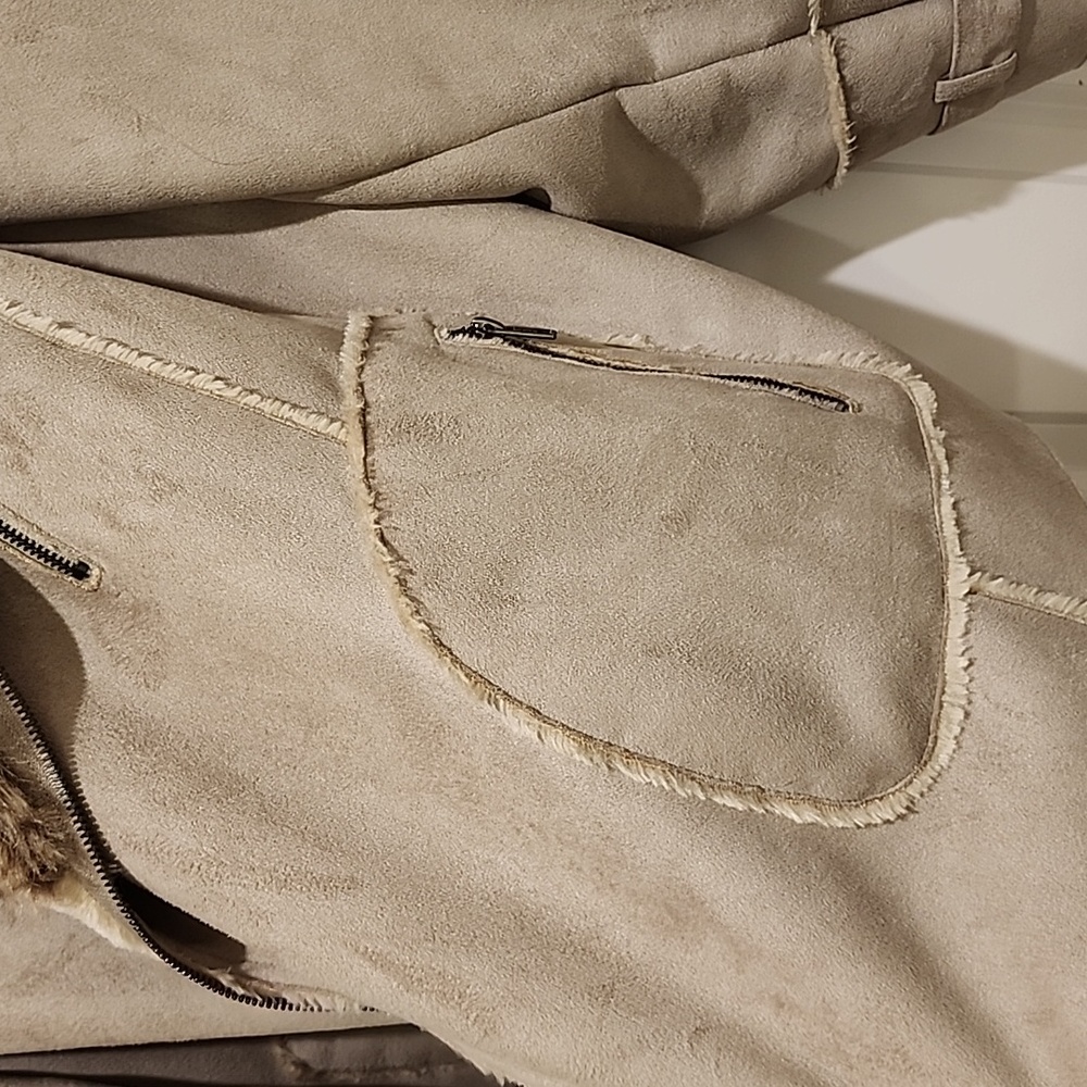Torrid faux seude/fur tan moto jacket - Picture 5 of 5